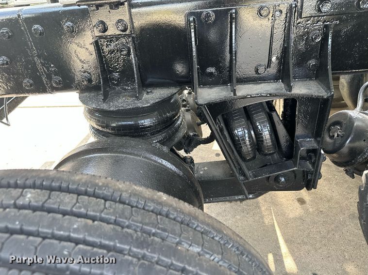 image for item MQ9323 2005 Peterbilt 357  ready mix truck