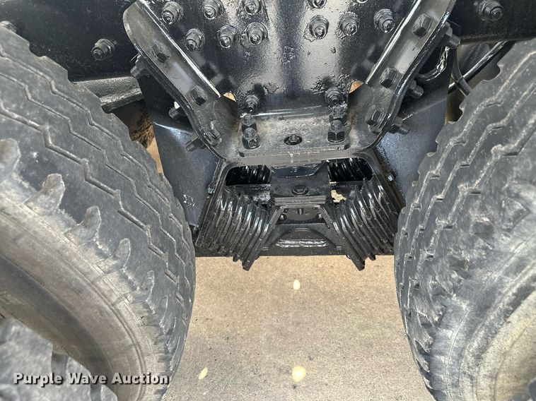 image for item MQ9323 2005 Peterbilt 357  ready mix truck