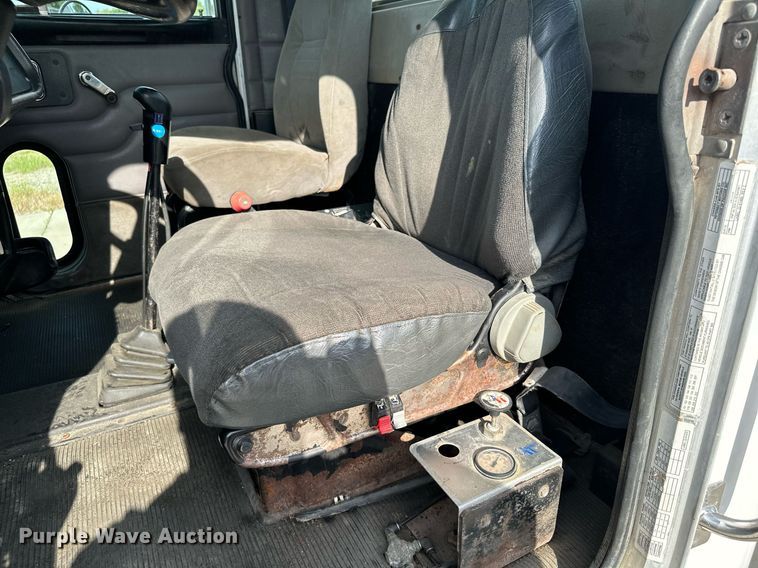 image for item MQ9323 2005 Peterbilt 357  ready mix truck