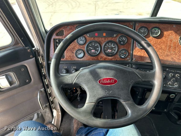 image for item MQ9323 2005 Peterbilt 357  ready mix truck