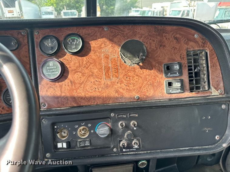 image for item MQ9323 2005 Peterbilt 357  ready mix truck