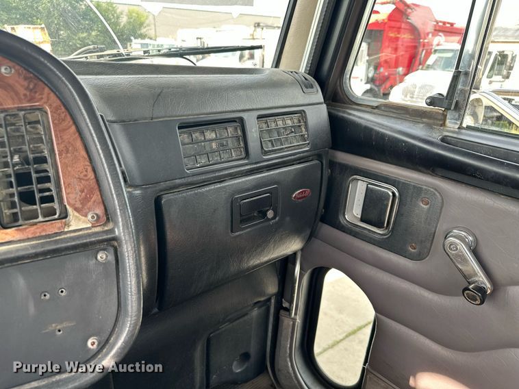 image for item MQ9323 2005 Peterbilt 357  ready mix truck