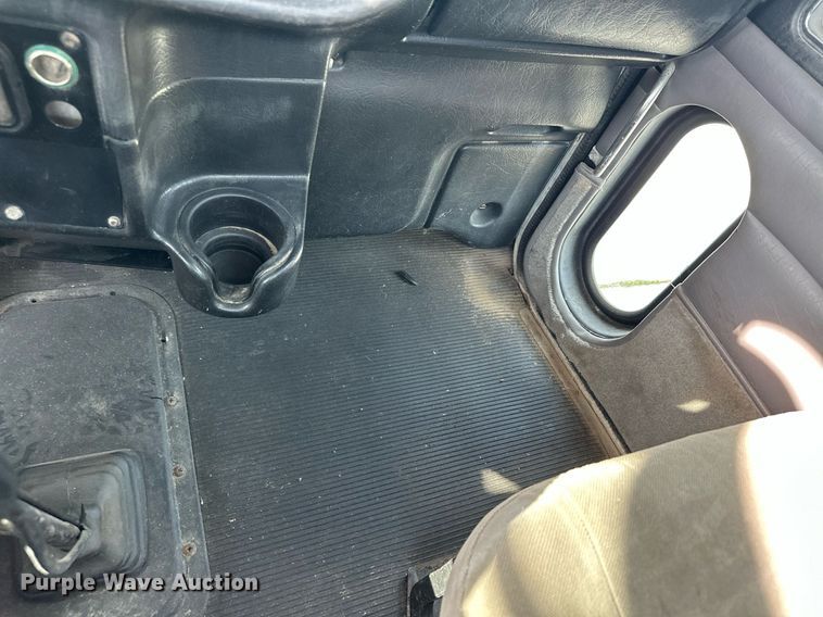 image for item MQ9323 2005 Peterbilt 357  ready mix truck