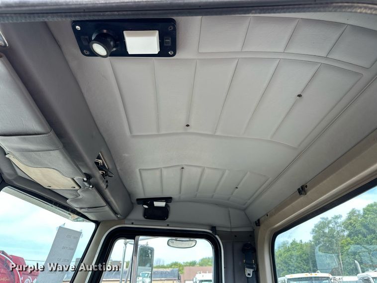 image for item MQ9323 2005 Peterbilt 357  ready mix truck