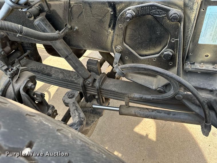 image for item MQ9323 2005 Peterbilt 357  ready mix truck