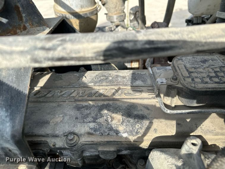 image for item MQ9323 2005 Peterbilt 357  ready mix truck