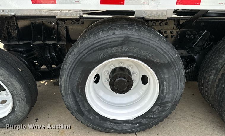 image for item MQ9323 2005 Peterbilt 357  ready mix truck