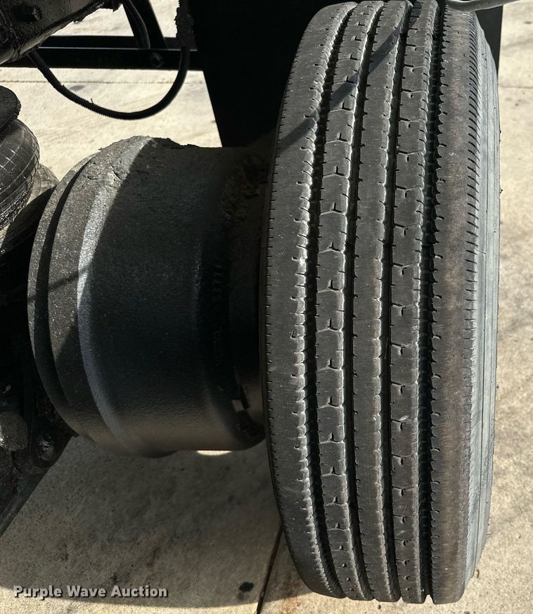 image for item MQ9323 2005 Peterbilt 357  ready mix truck