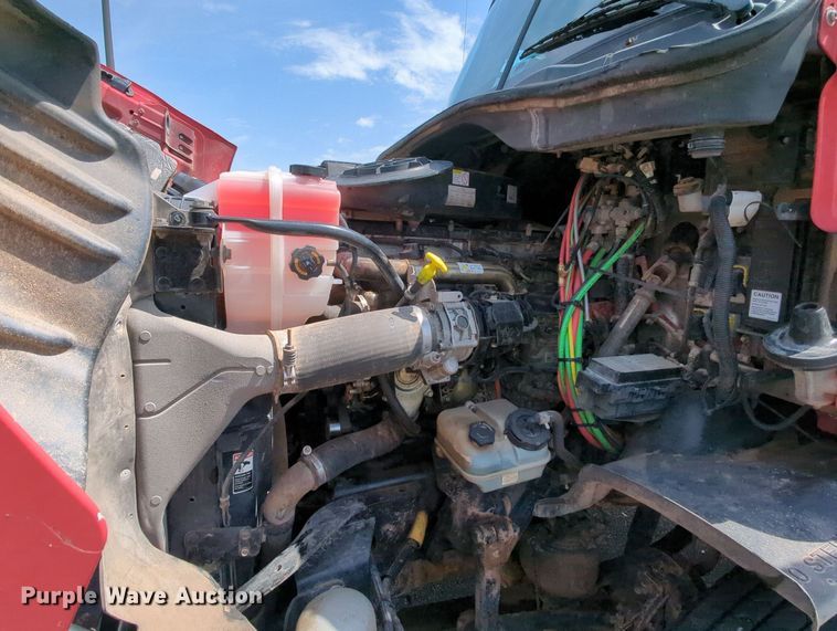 image for item MY9863 2014 Freightliner Cascadia  semi truck