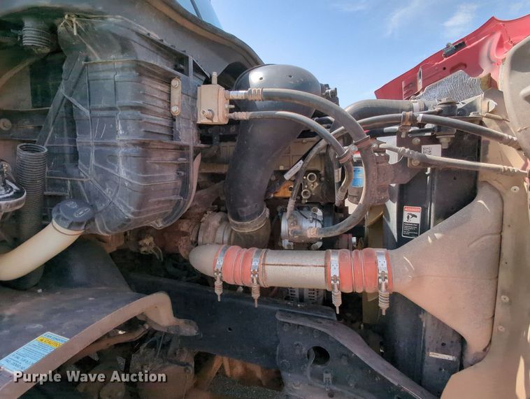 image for item MY9863 2014 Freightliner Cascadia  semi truck