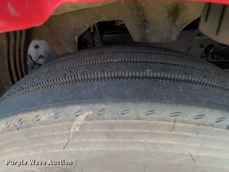 image for item MY9863 2014 Freightliner Cascadia  semi truck