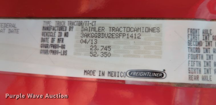 image for item MY9863 2014 Freightliner Cascadia  semi truck