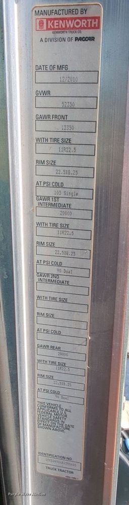 image for item MY9898 2011 Kenworth T800  semi truck