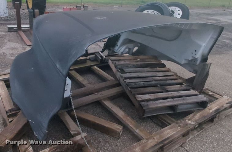 image for item MY9910 Truck hood