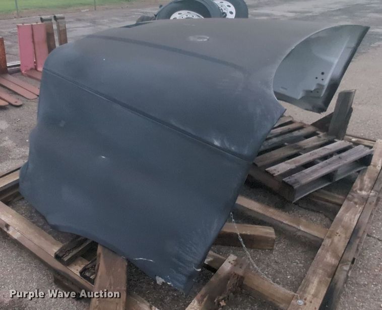 image for item MY9910 Truck hood