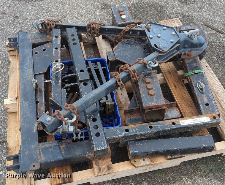 image for item MY9914 Tow hitch adapter