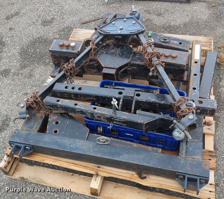 image for item MY9914 Tow hitch adapter