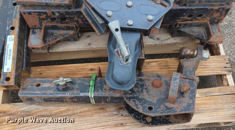 image for item MY9914 Tow hitch adapter