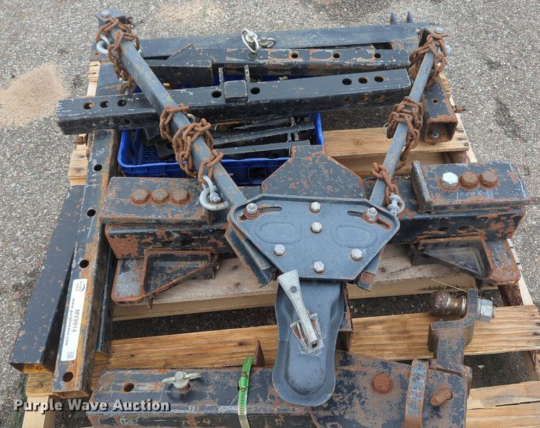 image for item MY9914 Tow hitch adapter