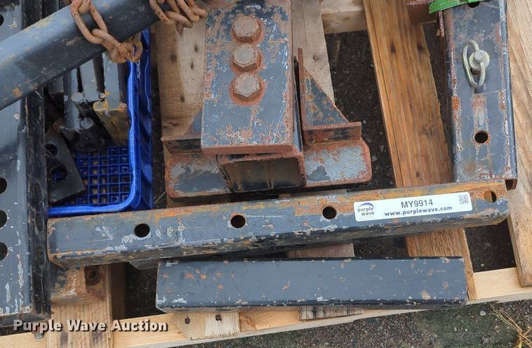 image for item MY9914 Tow hitch adapter