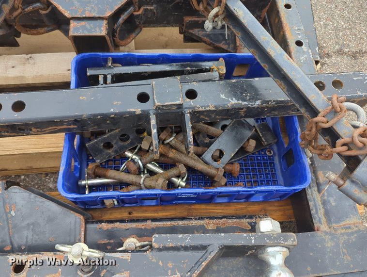 image for item MY9914 Tow hitch adapter