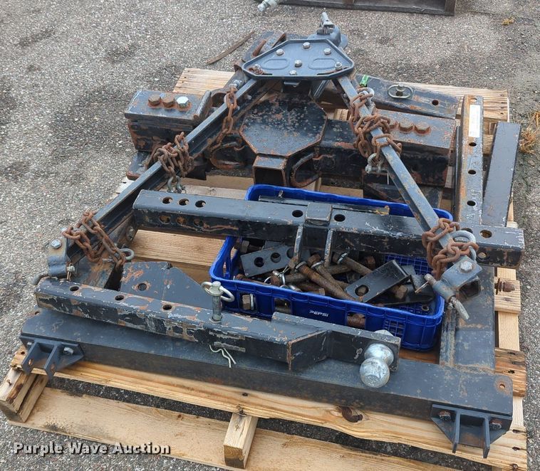 image for item MY9914 Tow hitch adapter