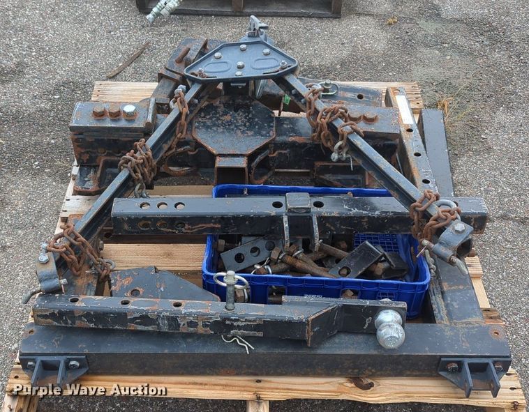 image for item MY9914 Tow hitch adapter