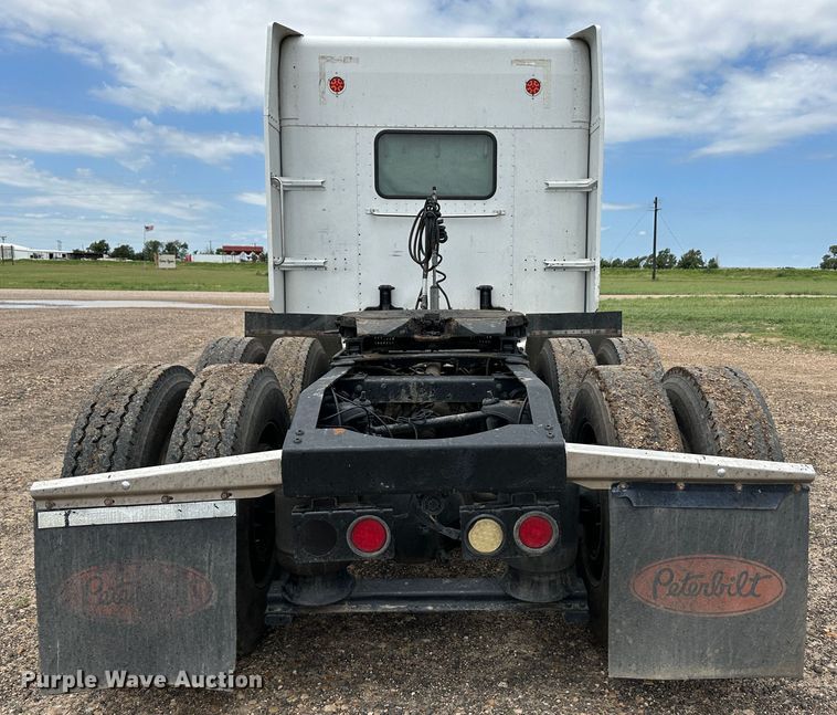 image for item NE9051 2000 Peterbilt 379  semi truck