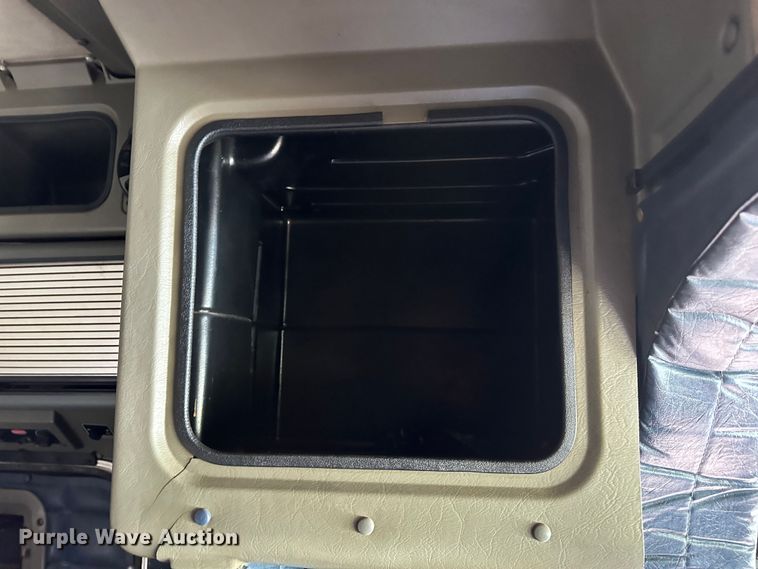 image for item NE9051 2000 Peterbilt 379  semi truck