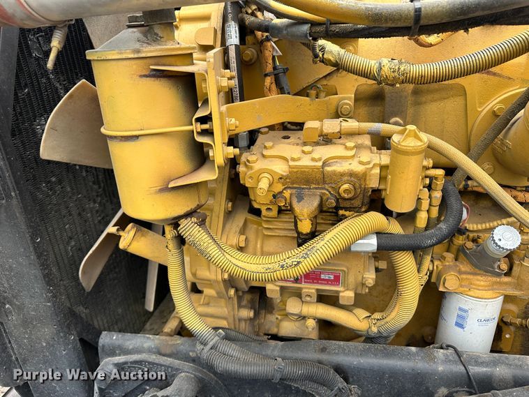 image for item NE9051 2000 Peterbilt 379  semi truck