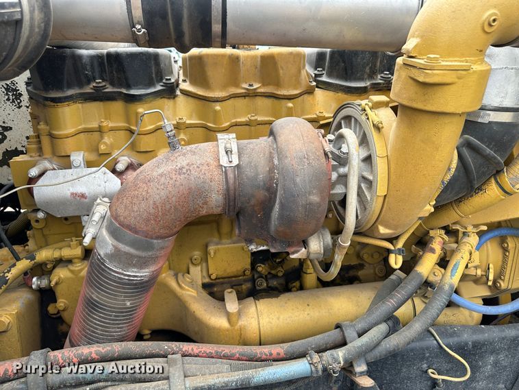 image for item NE9051 2000 Peterbilt 379  semi truck