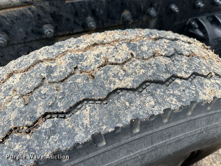 image for item NE9051 2000 Peterbilt 379  semi truck