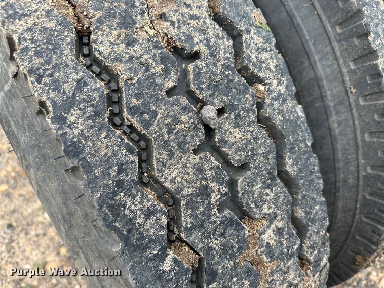 image for item NE9051 2000 Peterbilt 379  semi truck