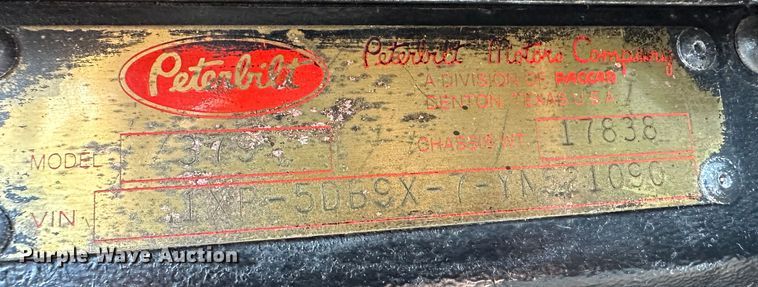 image for item NE9051 2000 Peterbilt 379  semi truck