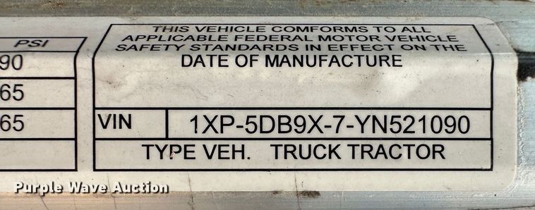 image for item NE9051 2000 Peterbilt 379  semi truck