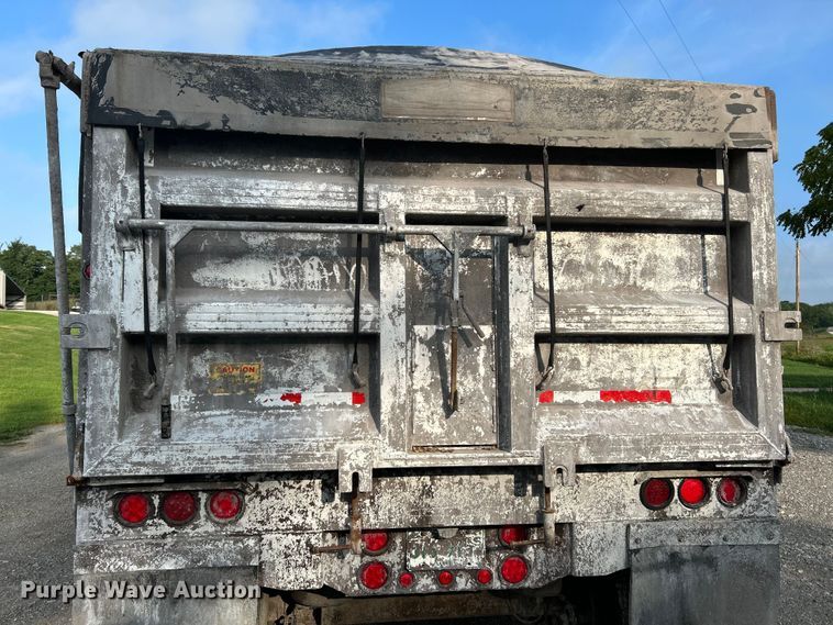 image for item NL9391 2009 Travis T/102  end dump trailer