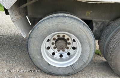 image for item NL9391 2009 Travis T/102  end dump trailer