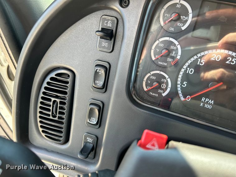 image for item NL9469 2014 Freightliner Business Class M2  box truck