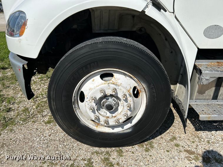 image for item NL9469 2014 Freightliner Business Class M2  box truck