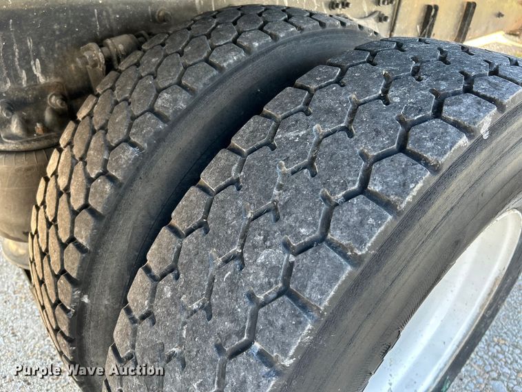 image for item NL9469 2014 Freightliner Business Class M2  box truck