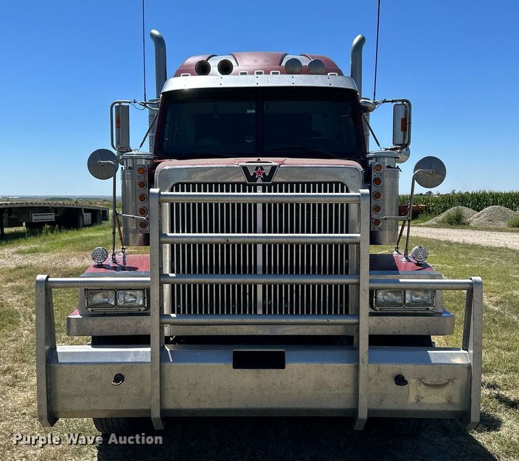 image for item NP9408 2007 Western Star 4900FA  glider kit semi truck