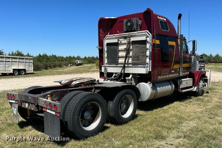 image for item NP9408 2007 Western Star 4900FA  glider kit semi truck