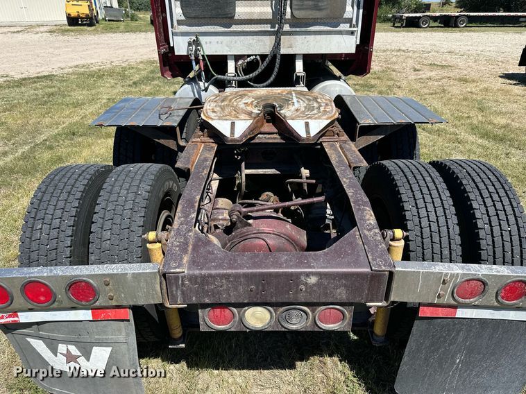 image for item NP9408 2007 Western Star 4900FA  glider kit semi truck