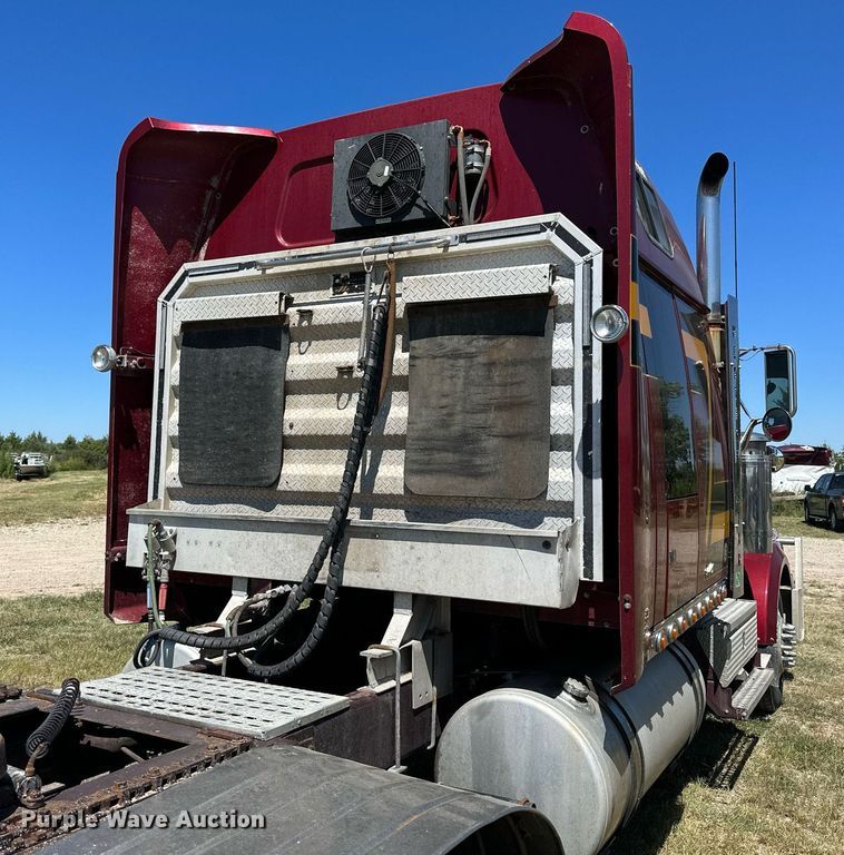 image for item NP9408 2007 Western Star 4900FA  glider kit semi truck