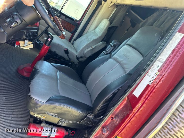 image for item NP9408 2007 Western Star 4900FA  glider kit semi truck