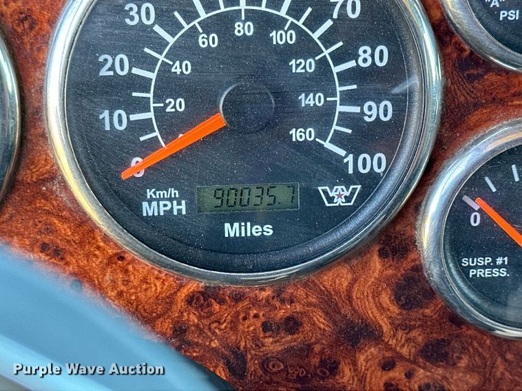 image for item NP9408 2007 Western Star 4900FA  glider kit semi truck