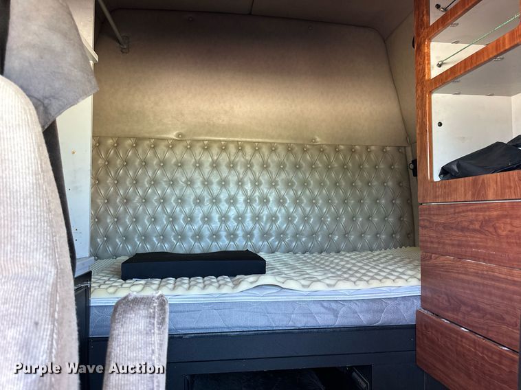 image for item NP9408 2007 Western Star 4900FA  glider kit semi truck