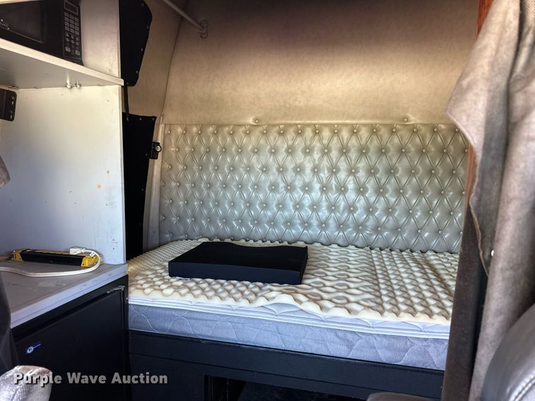 image for item NP9408 2007 Western Star 4900FA  glider kit semi truck