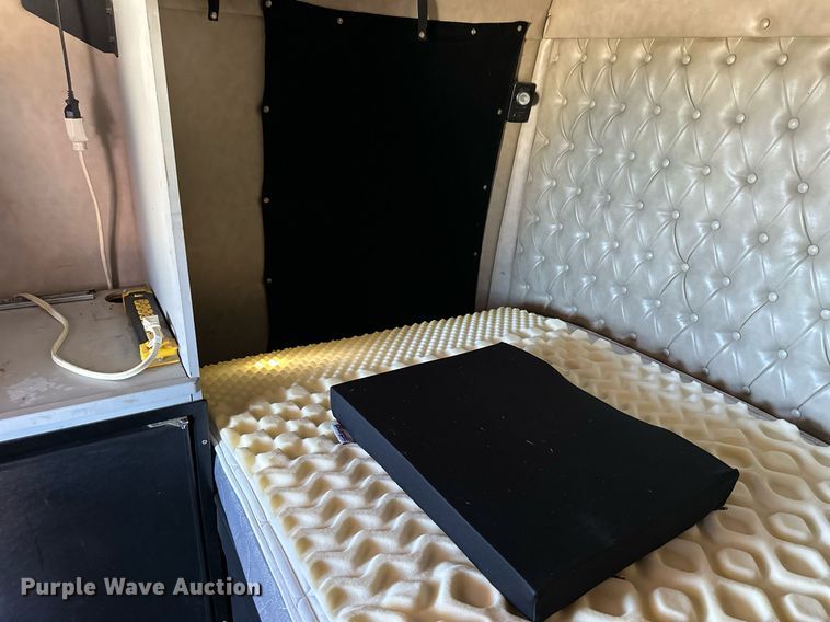 image for item NP9408 2007 Western Star 4900FA  glider kit semi truck