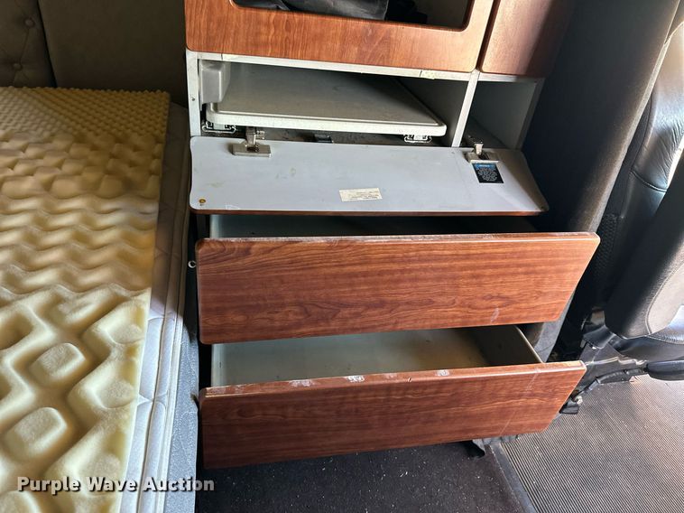 image for item NP9408 2007 Western Star 4900FA  glider kit semi truck